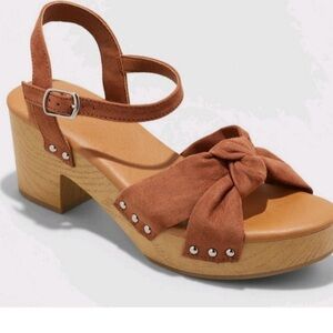 Universal Thread Eleanor Brown Suede Women's Sandals